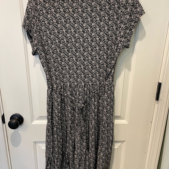 Lucky Brand Floral Black and White Dress size medium 0010 - Picture 2 of 3